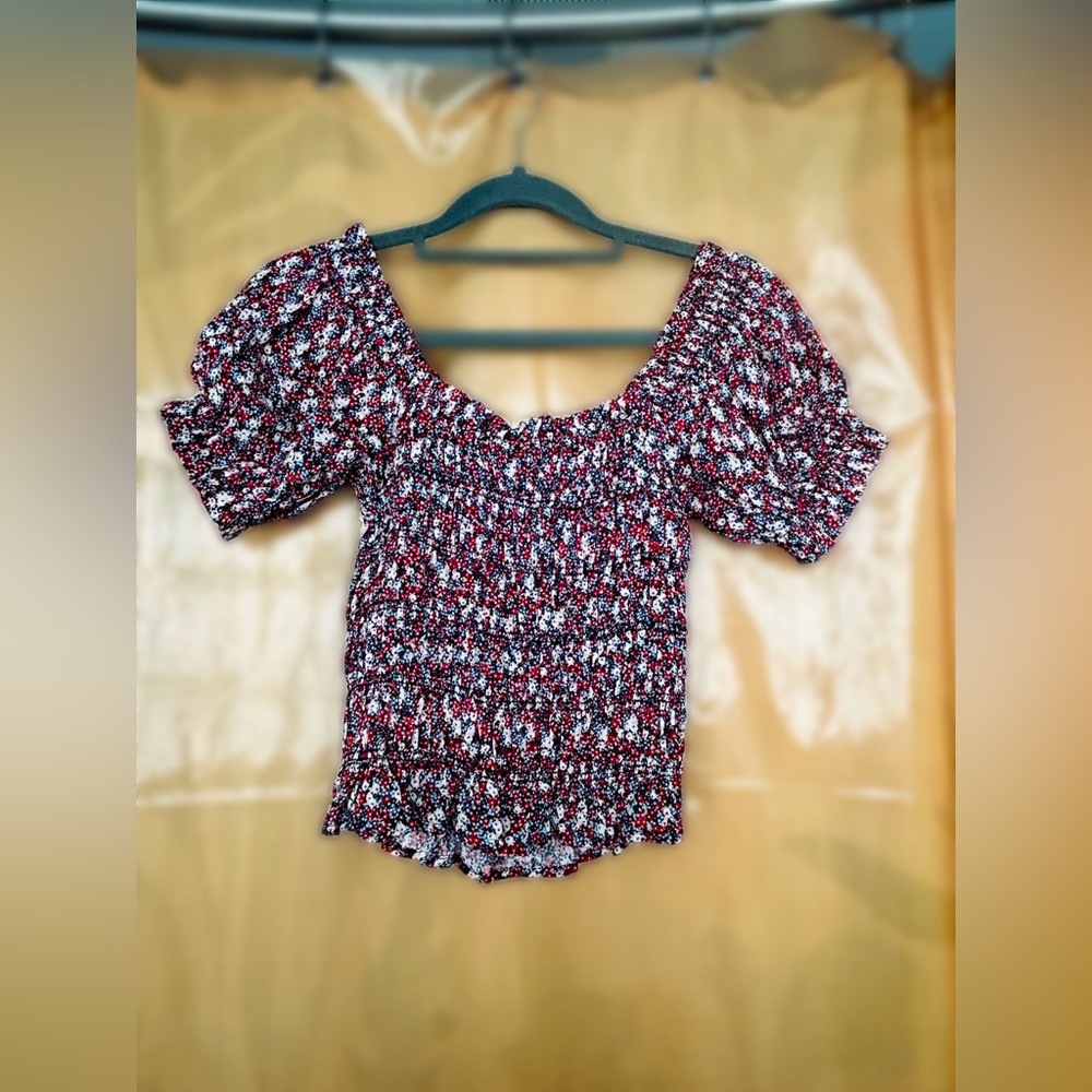 Self Contrast - red/blue/white Floral Puff Sleeve Smocked Cropped Top - XSP